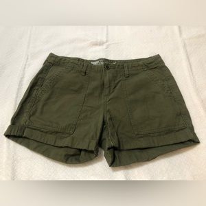 Old Navy Boyfriend shorts green size 6